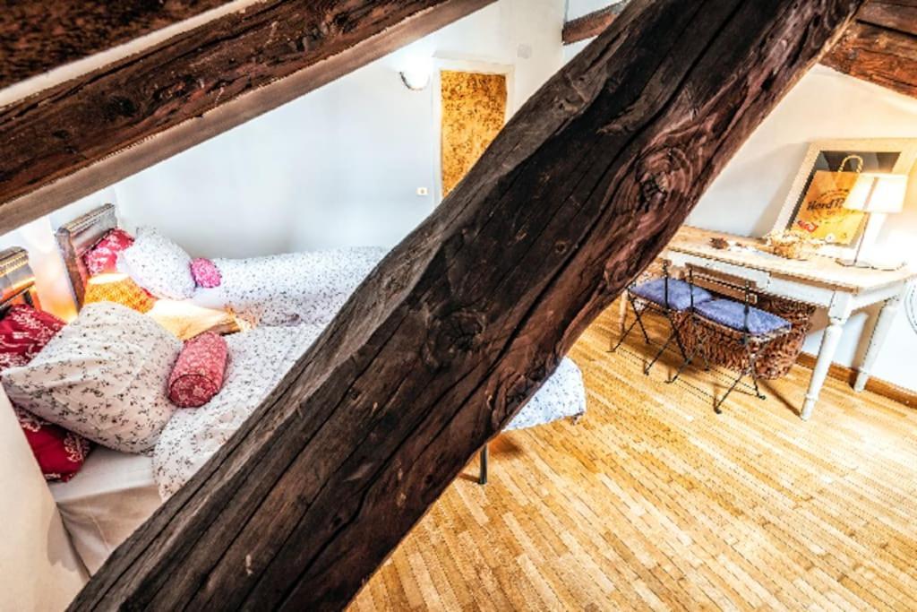 Loft Overlooking The Old Town . Feltre Esterno foto