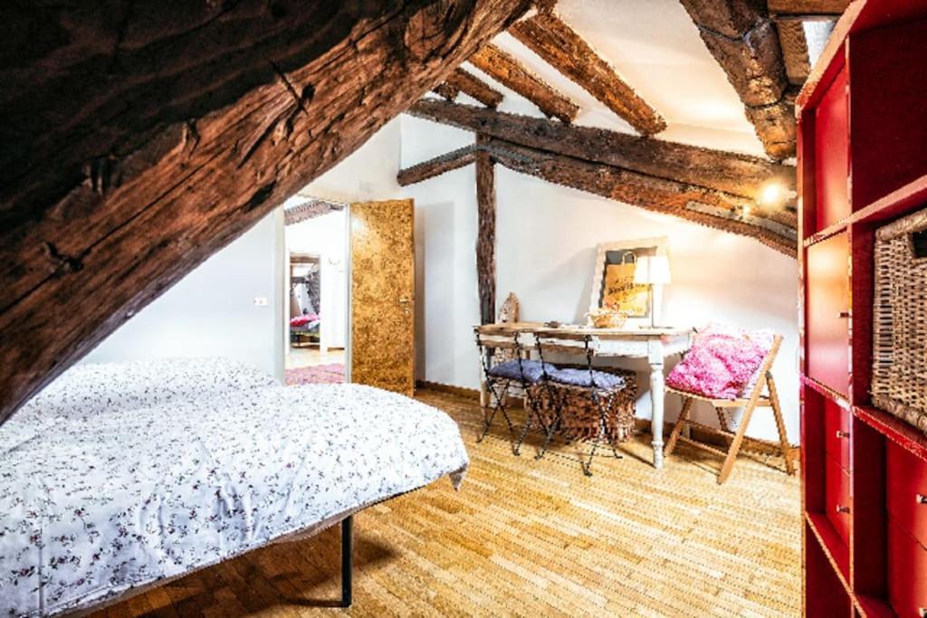 Loft Overlooking The Old Town . Feltre Esterno foto