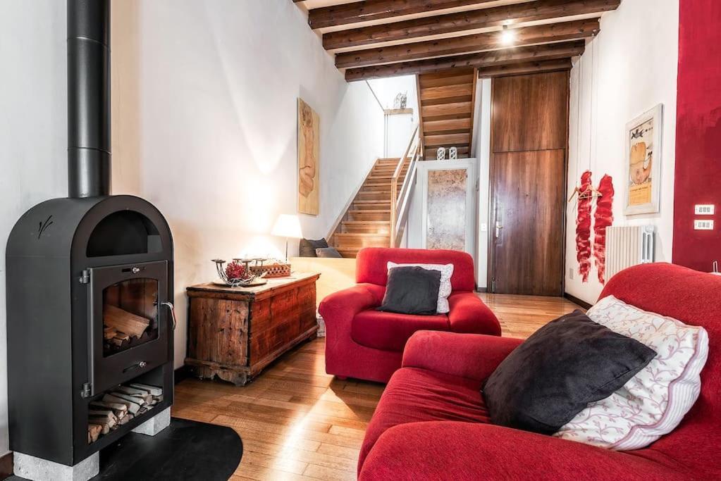Loft Overlooking The Old Town . Feltre Esterno foto