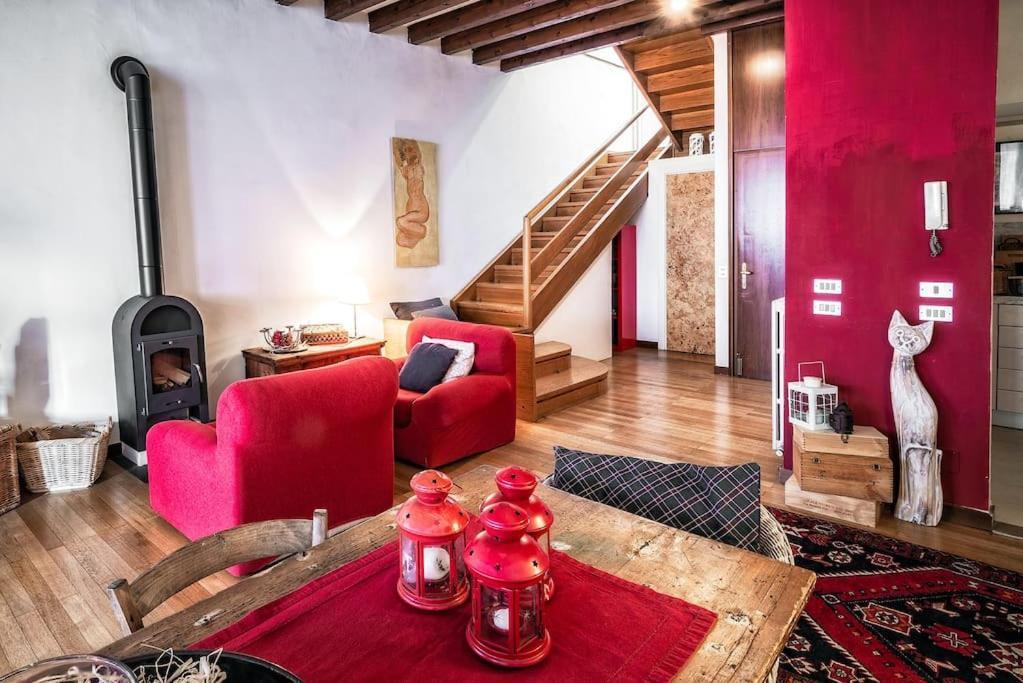 Loft Overlooking The Old Town . Feltre Esterno foto