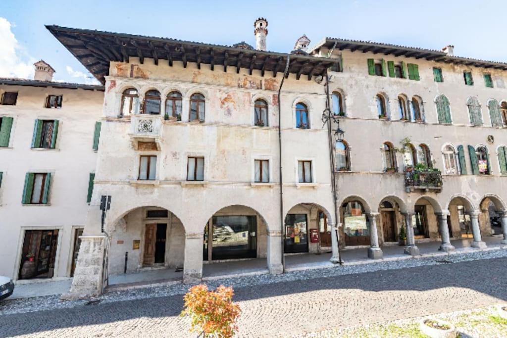 Loft Overlooking The Old Town . Feltre Esterno foto